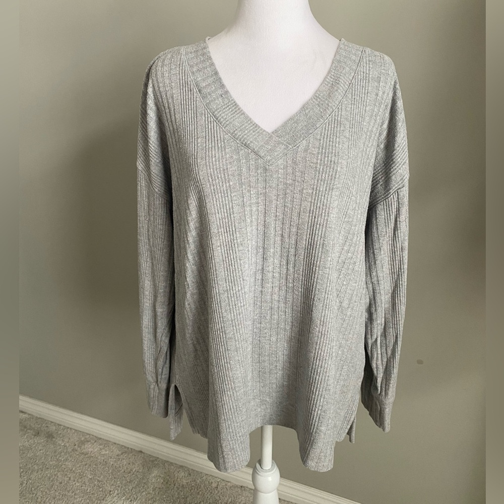 Andrew Marc Women’s Ribbed V-Neck Gray Top Sweater Size L Large